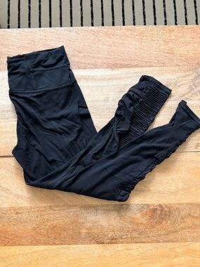 Athleta Bakasana tight in Powervita with Ruched mesh Calf Leggings - black